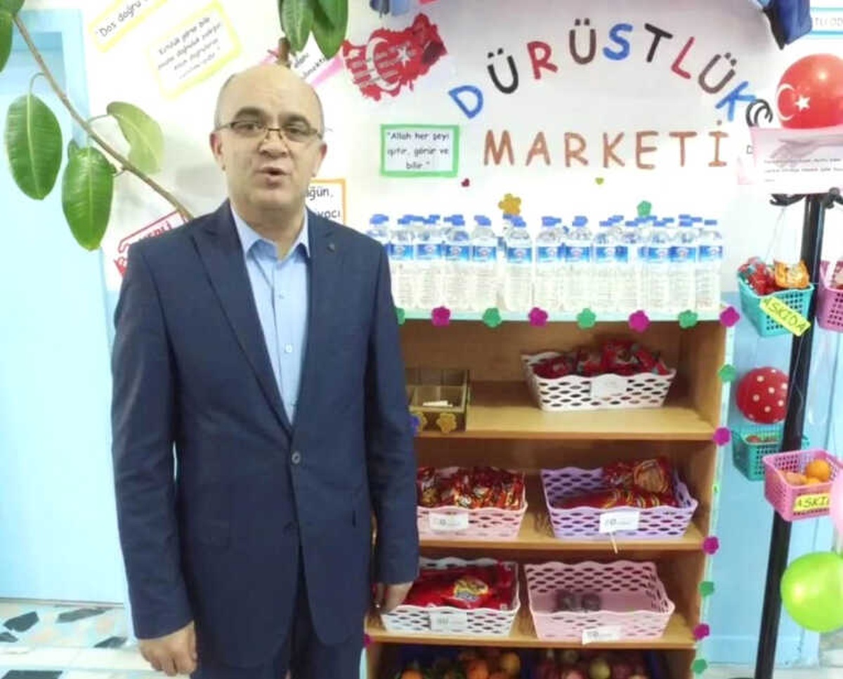 Öğrenciler Dürüst Alışverişi Bu Market ile Öğreniyor