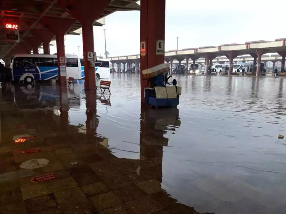 Otogarı Su Bastı, Sürücüler Yollarda Zor Anlar Yaşadı