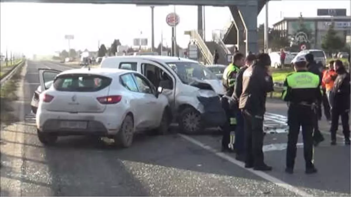 Silivri\'de Zincirleme Trafik Kazası: 6 Yaralı - İstanbul