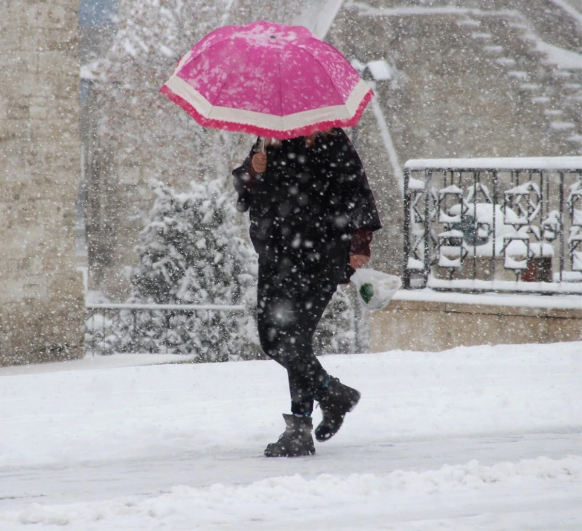 Sivas\'ta Kar Hayatı Felç Etti