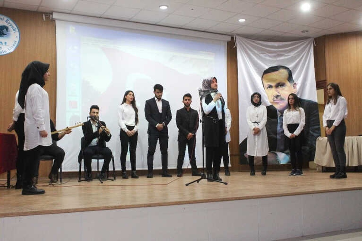 Ak Gençlik\' Mehmet Akif Ersoy\'u Andı