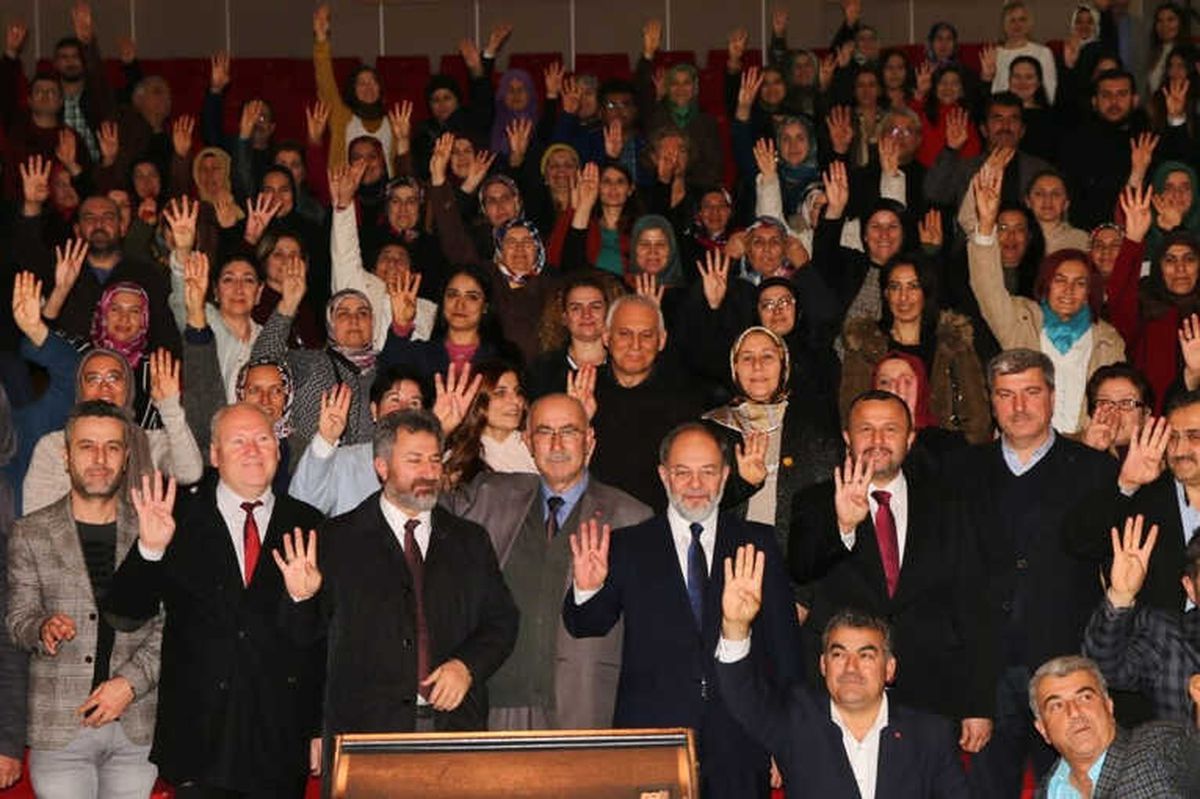 AK Parti\'de Seçim Öncesi Teşkilat Eğitimi