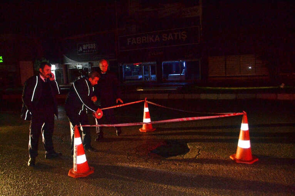 Aracıyla Göçüğe Düşmekten Son Anda Kurtuldu