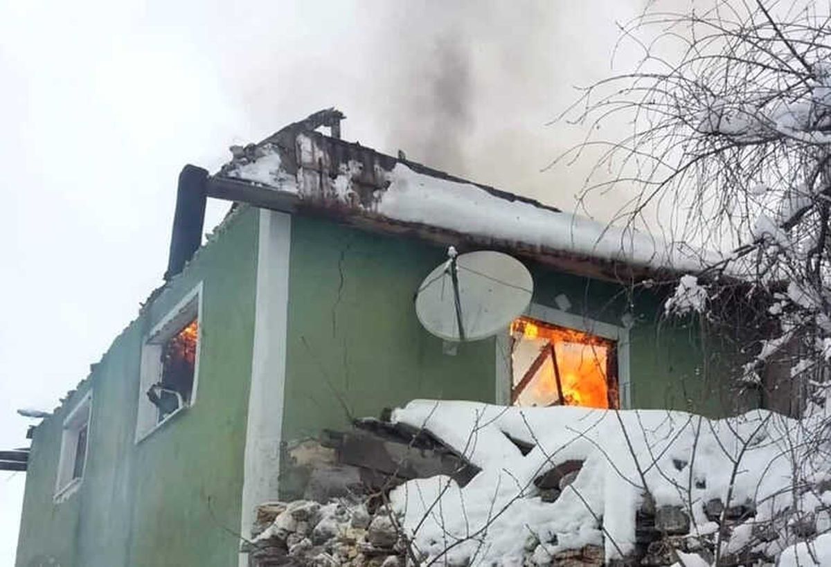 Bacadan Çıkan Yangın Bir Evi Kül Etti