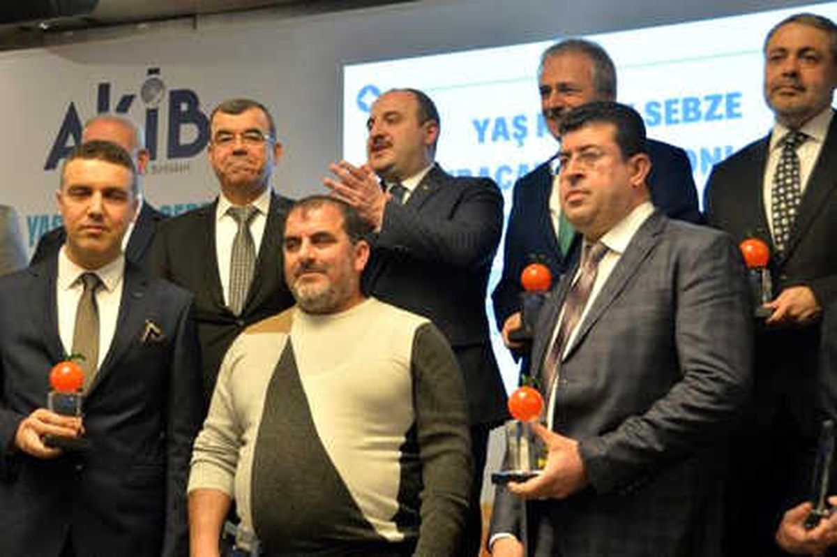 Bakan Varank, \'Derman\' Zırhlısını İnceleyip Test Sürüşü Yaptı (3)