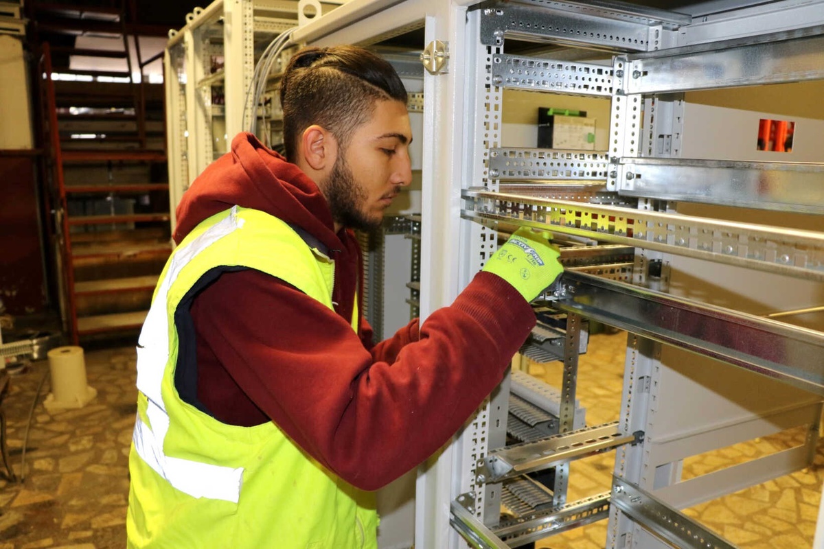Beyaz Kalpler Öğrencisi Kadir İşe Başladı