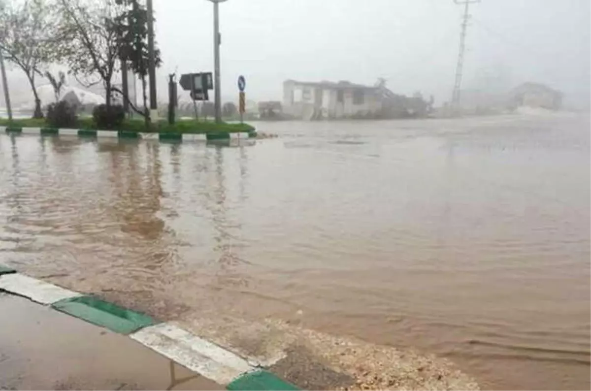 Bir Çok Bölgeyi Kar Hatay\'ı da Yağmur Vurdu