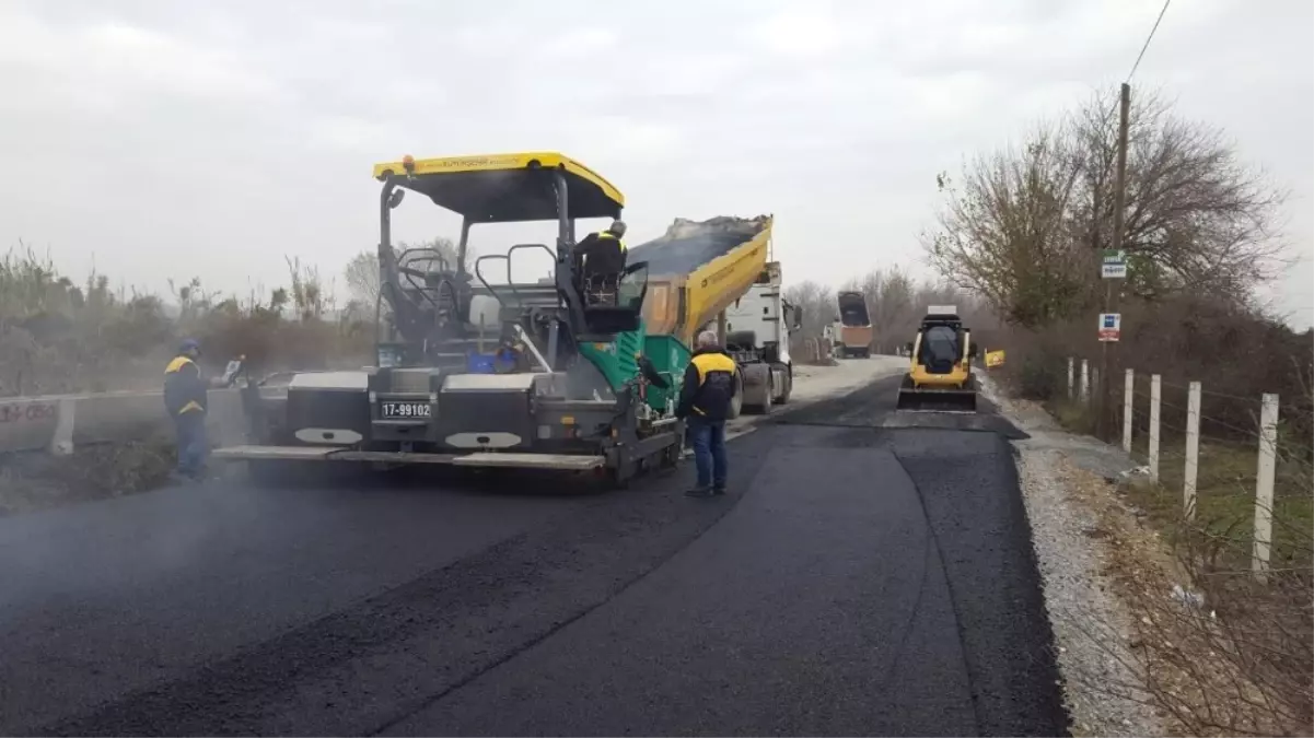 Büyükşehir Sıcak Asfalt Çalışmalarına Devam Ediyor