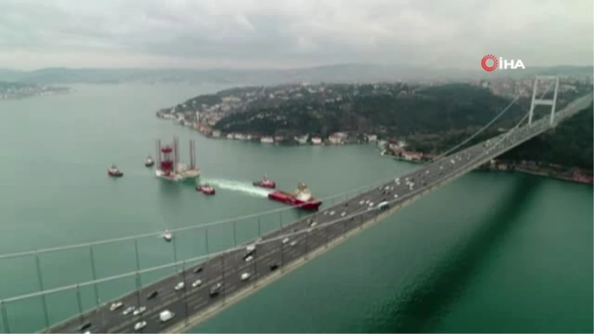 Dev Platformun Fatih Sultan Mehmet Köprüsü\'nün Altından Geçişi Havadan Görüntülendi