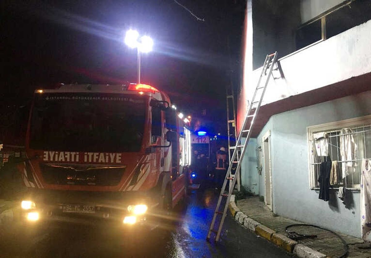 Engelli Annesini Yangından Kurtardı