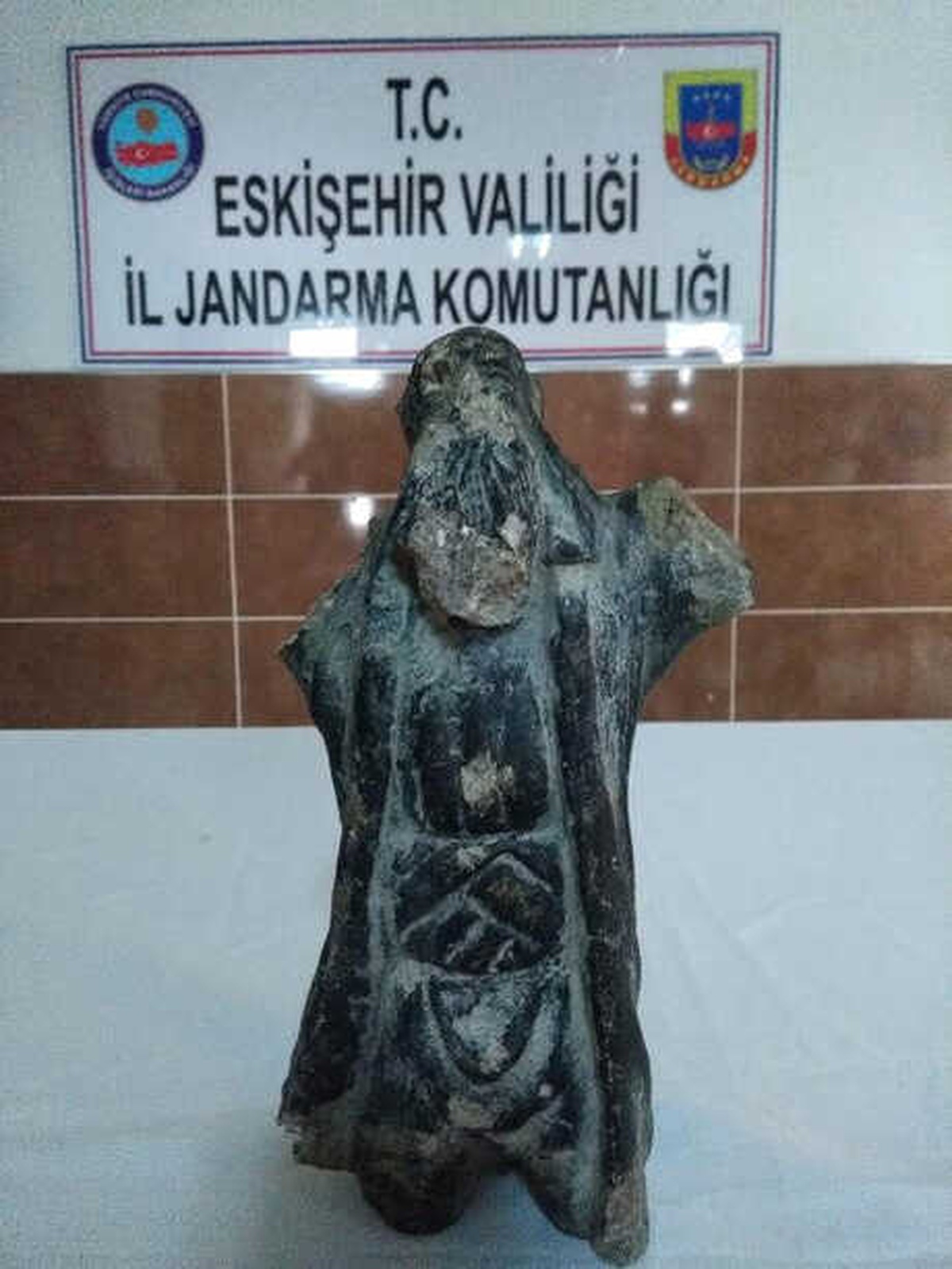 Eskişehir\'de Roma Dönemi Mermer Kral Heykeli Ele Geçirildi