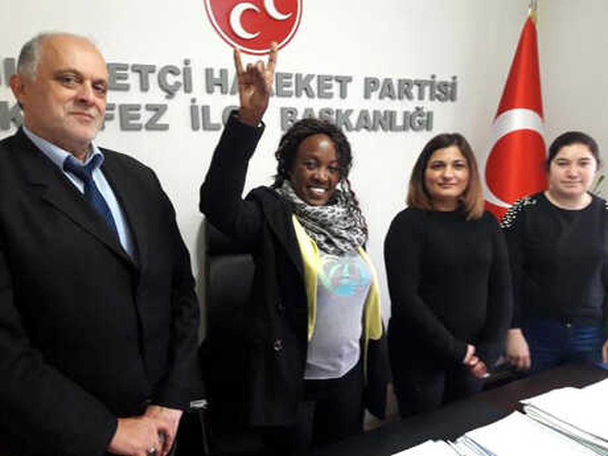 Etiyopya Asıllı Öğretmen, MHP\'ye Üye Oldu