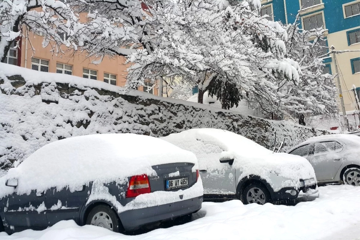 Gümüşhane\'de Kar Kalınlığı 32 Santimetreye Ulaştı