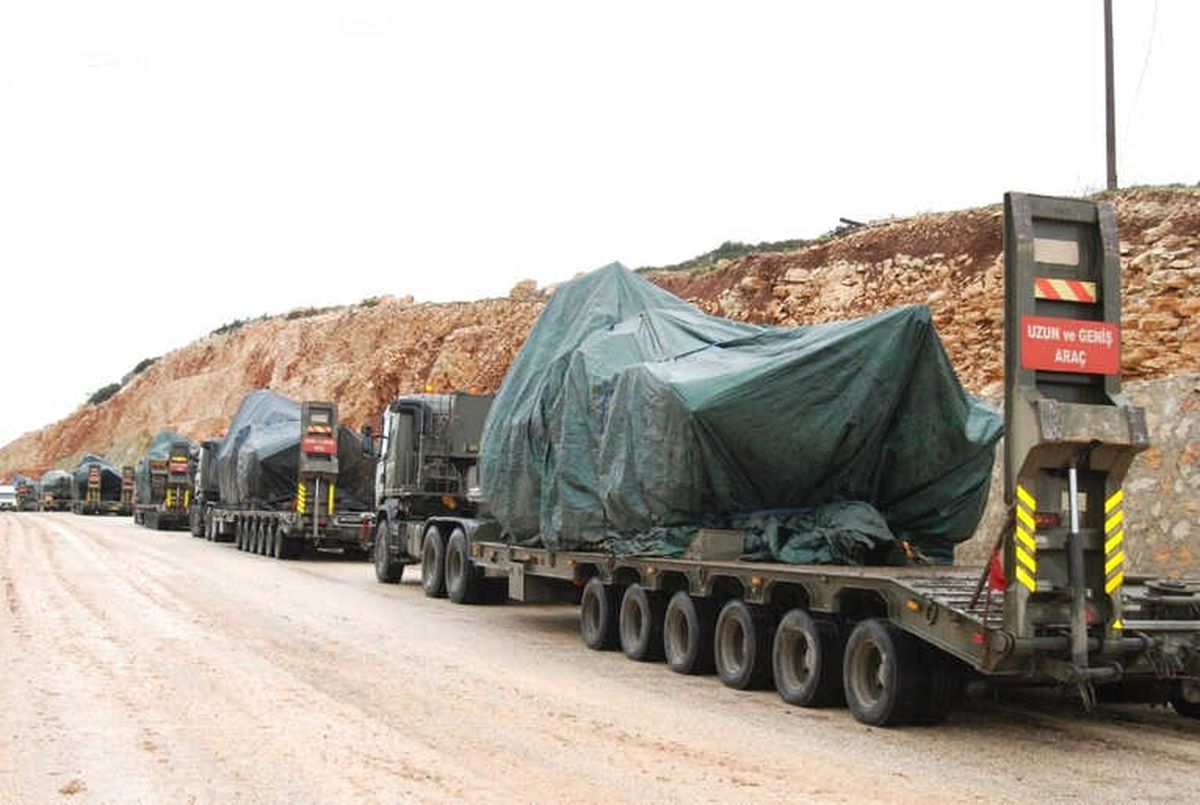 Hatay\'dan Suriye Sınırına Tank Sevkiyatı