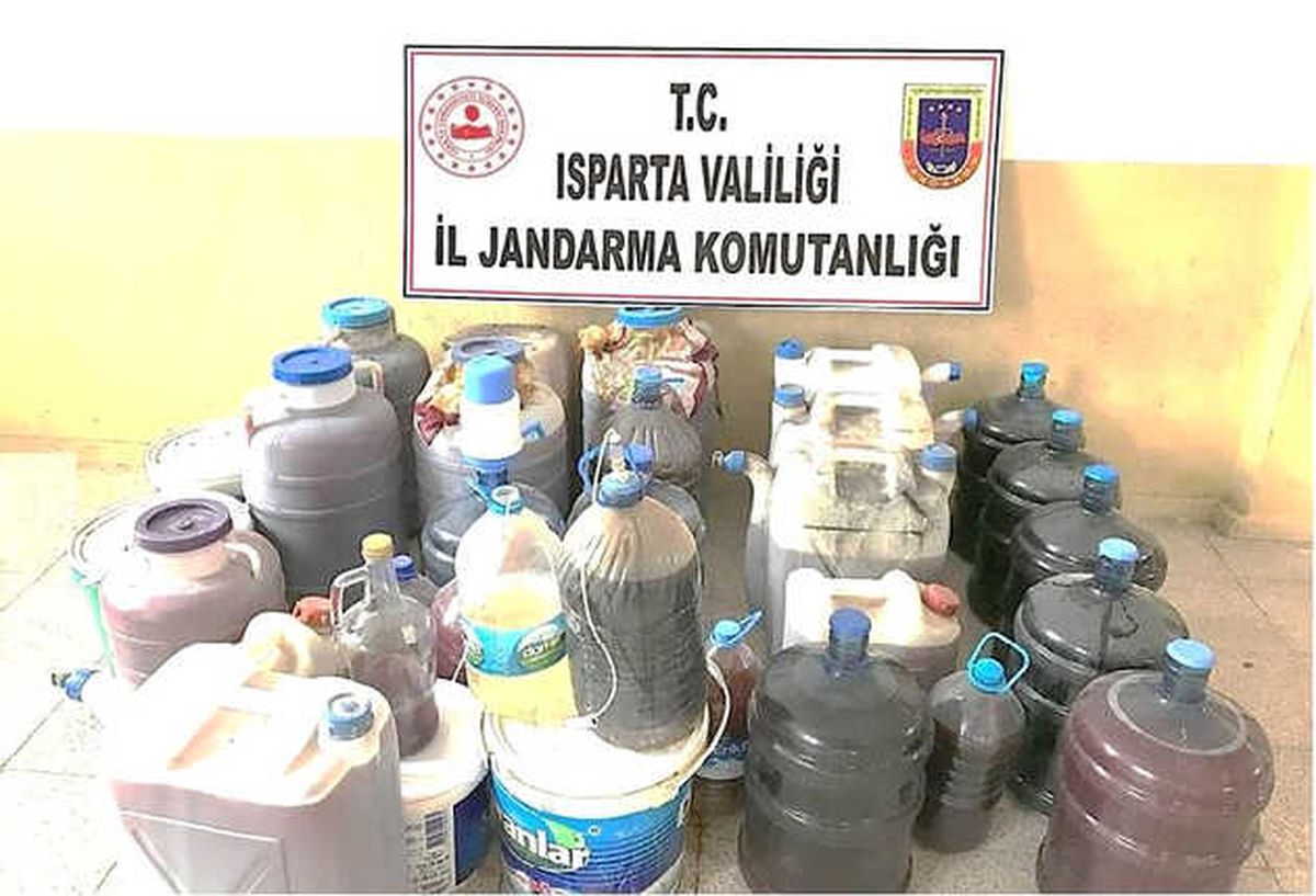 Isparta\'da 650 Litre Kaçak İçki Ele Geçirildi