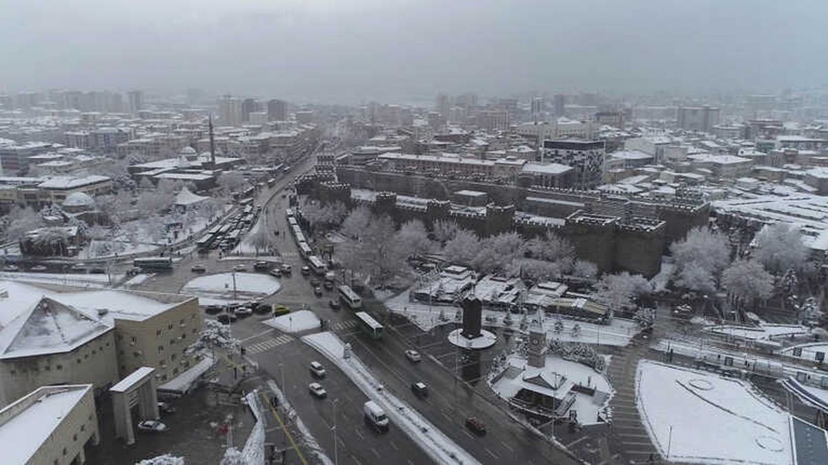 Kayseri\'de 2 Üniversitede Eğitime Kar Engeli