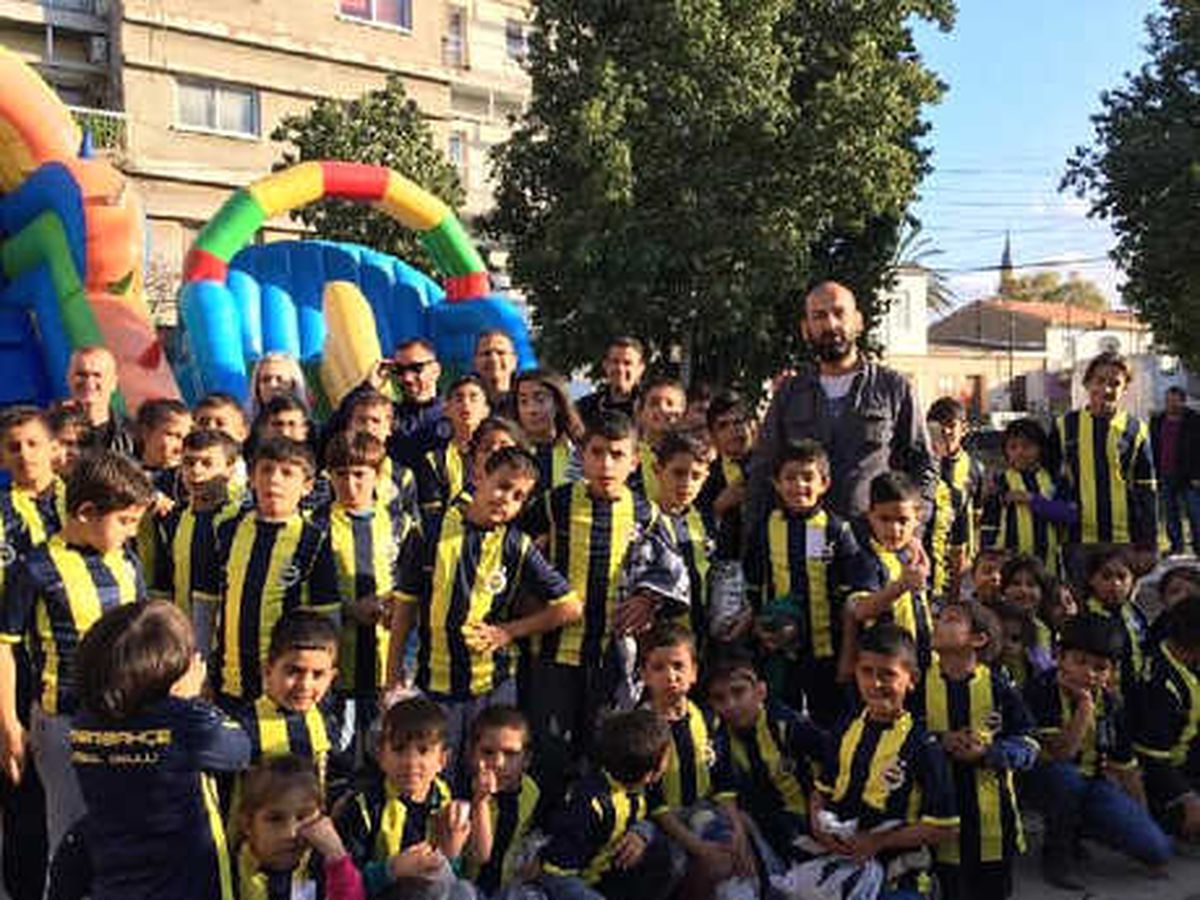 KKTC\'de \'Bin Çocuk, Bin Fenerbahçe Forması\' Kampanyası (Yeniden)