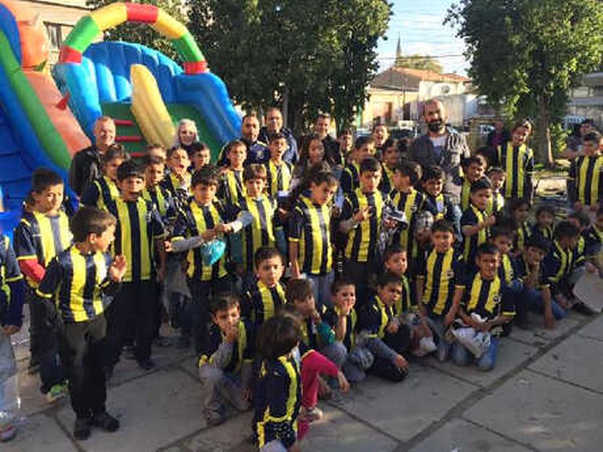 KKTC\'de \'Bin Çocuk, Bin Fenerbahçe Forması\' Kampanyası