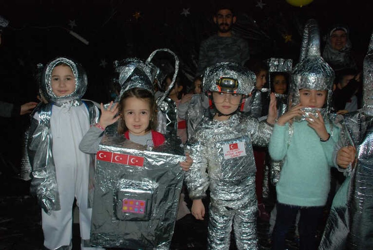 Minikler Uzaya Gitmeden Astronot Oldu