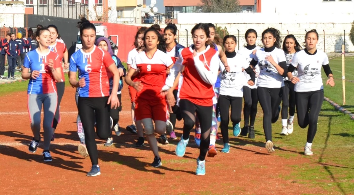 Öğrenciler Atatürk Koşusunda Kıyasıya Yarıştı
