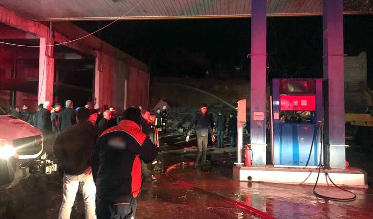 Petrol İstasyonundaki Yangın Söndürüldü