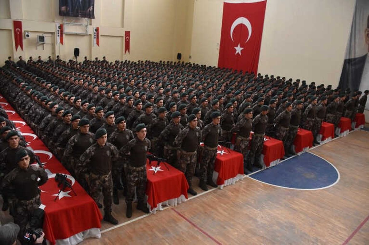 Pomem\'de Mezuniyet Coşkusu