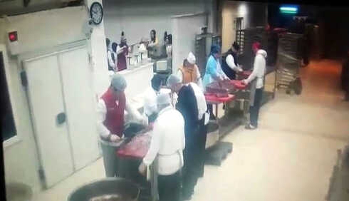 Stajyer Öğrenci Kolunu Kıyma Makinasına Kaptırarak Yaralandı