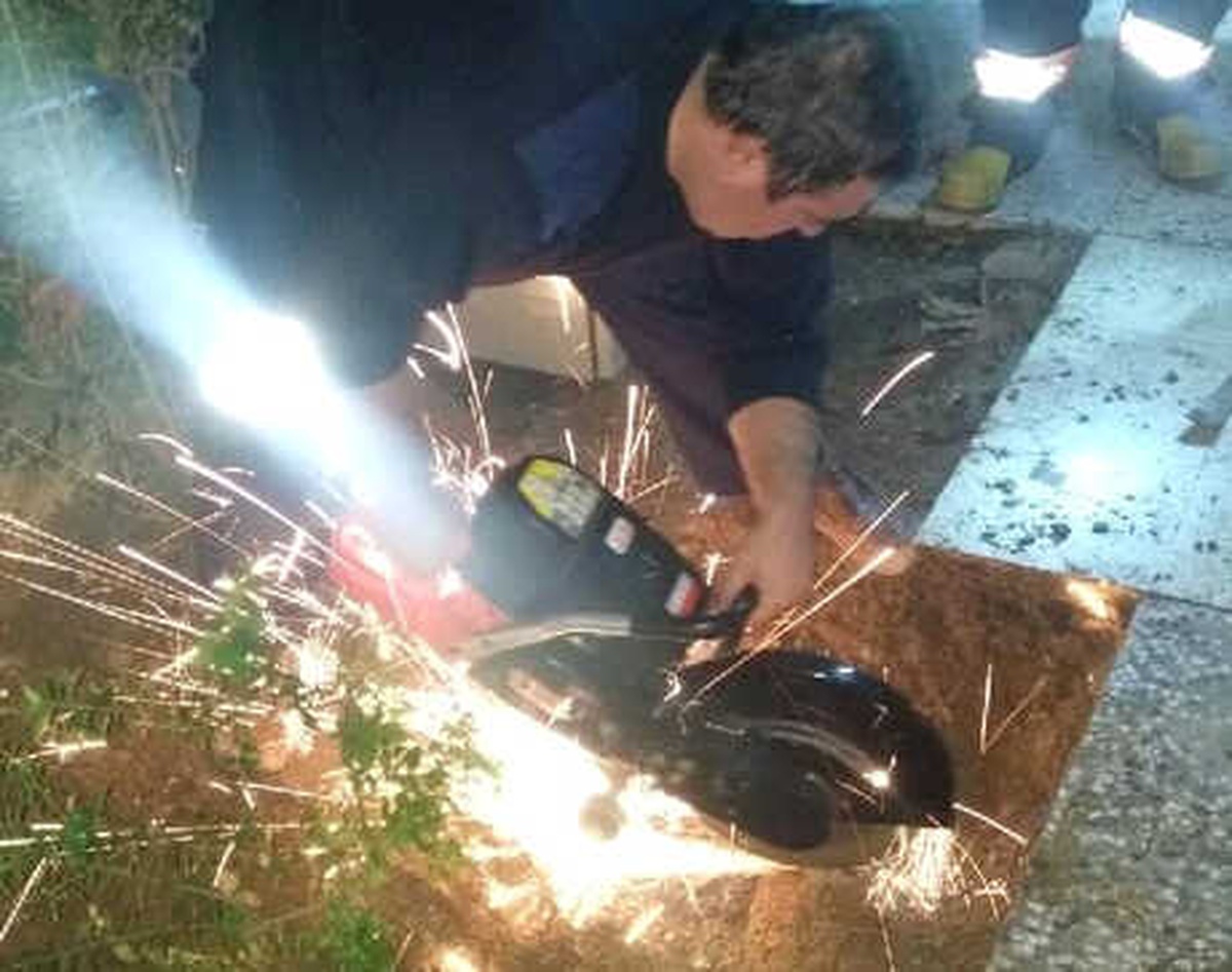 Su Tahliye Borusunda Mahsur Kalan Köpek Kurtarıldı
