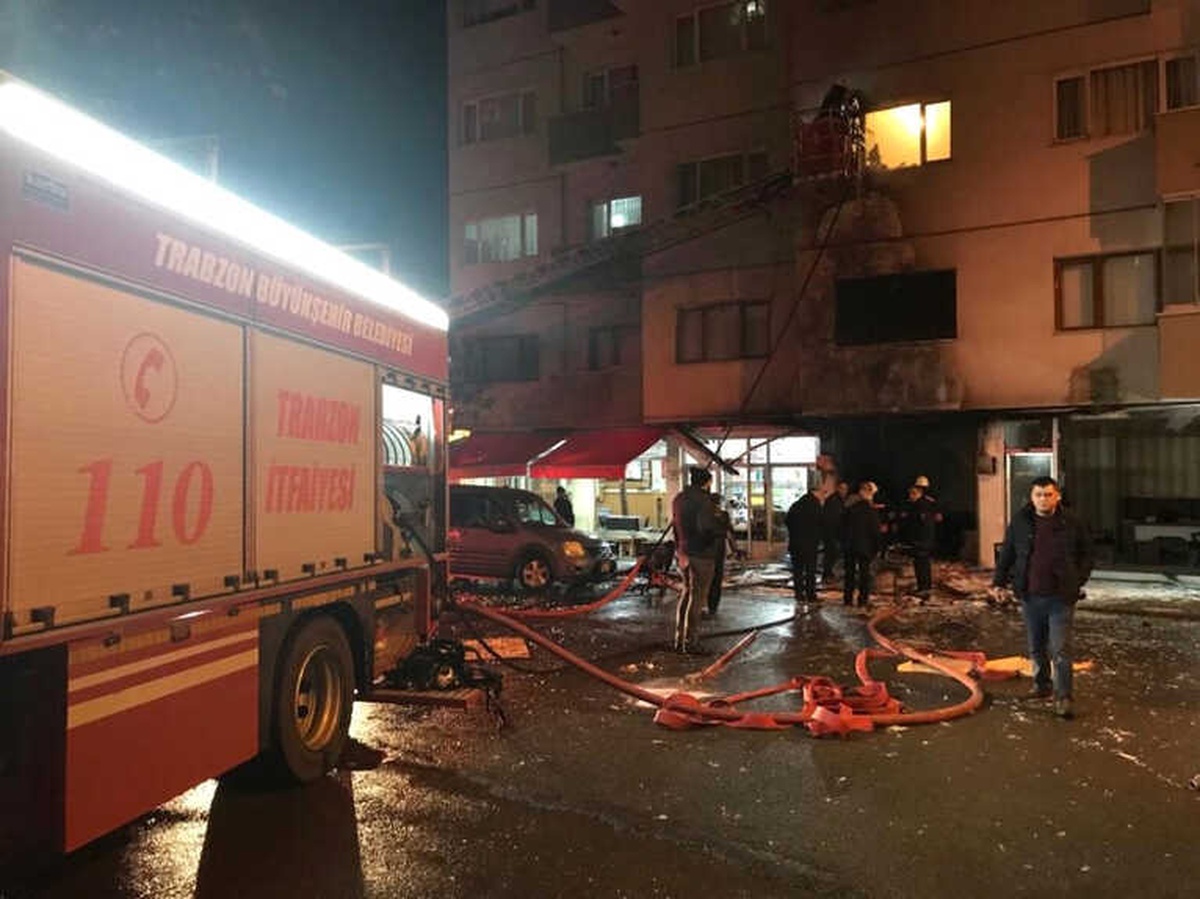 Trabzon\'da Tüpçü Dükkanında Patlama: 2 Yaralı