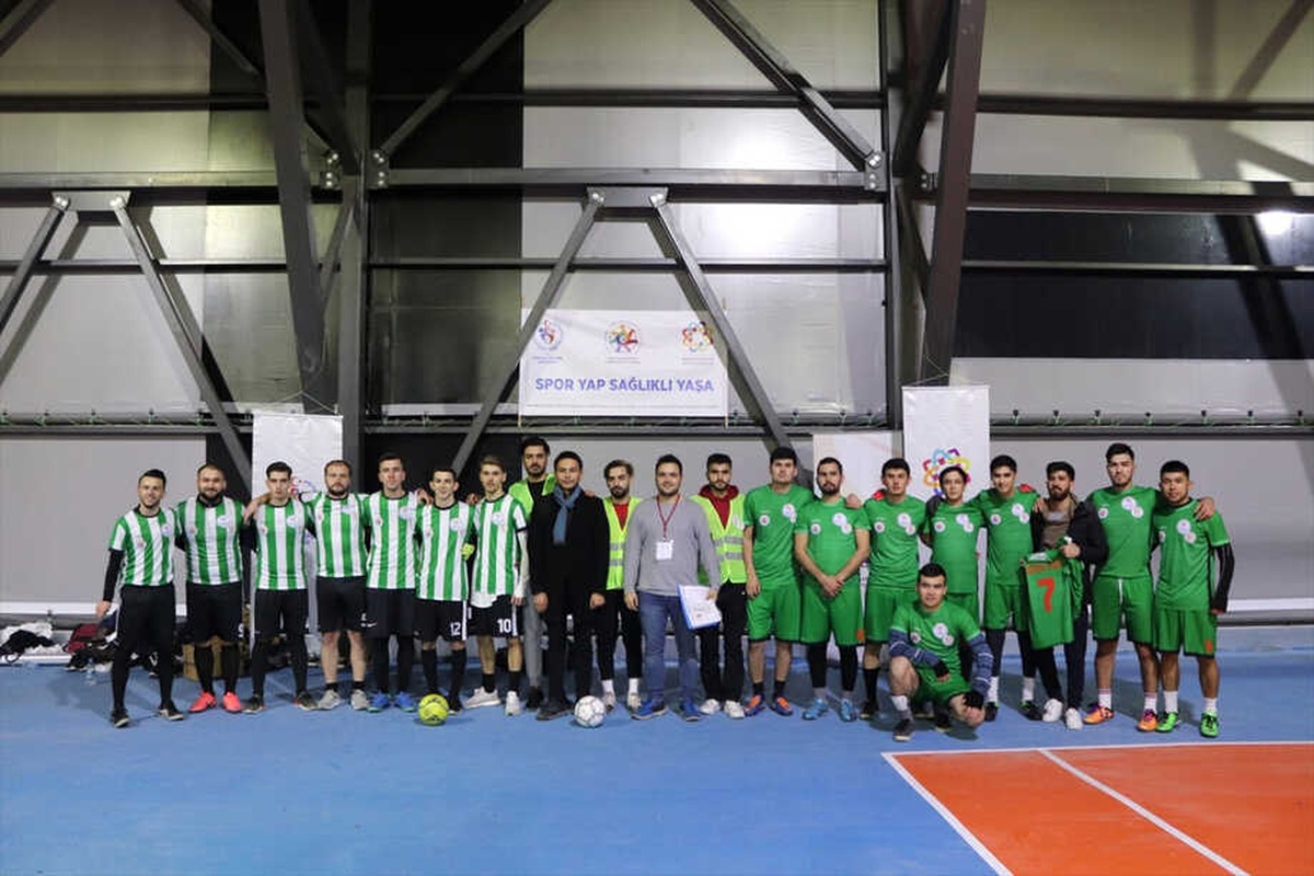 Uluslararası Öğrenciler Futbol Turnuvası Başladı