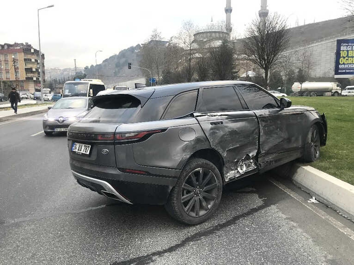 Yaya Geçidinde Yürürken Araç Çarptı, 50 Metre İleriye Savruldu