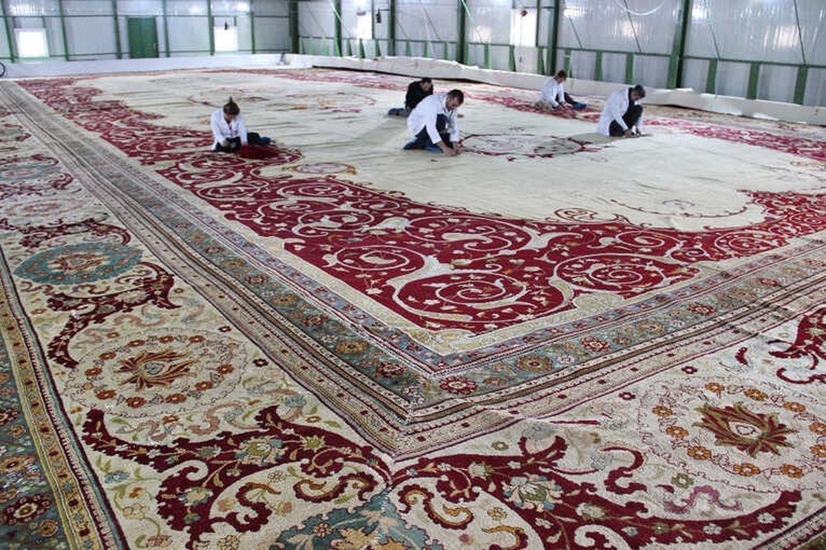 120 Yıllık Tarihi Yekpare Halı İlk Defa Yıkandı