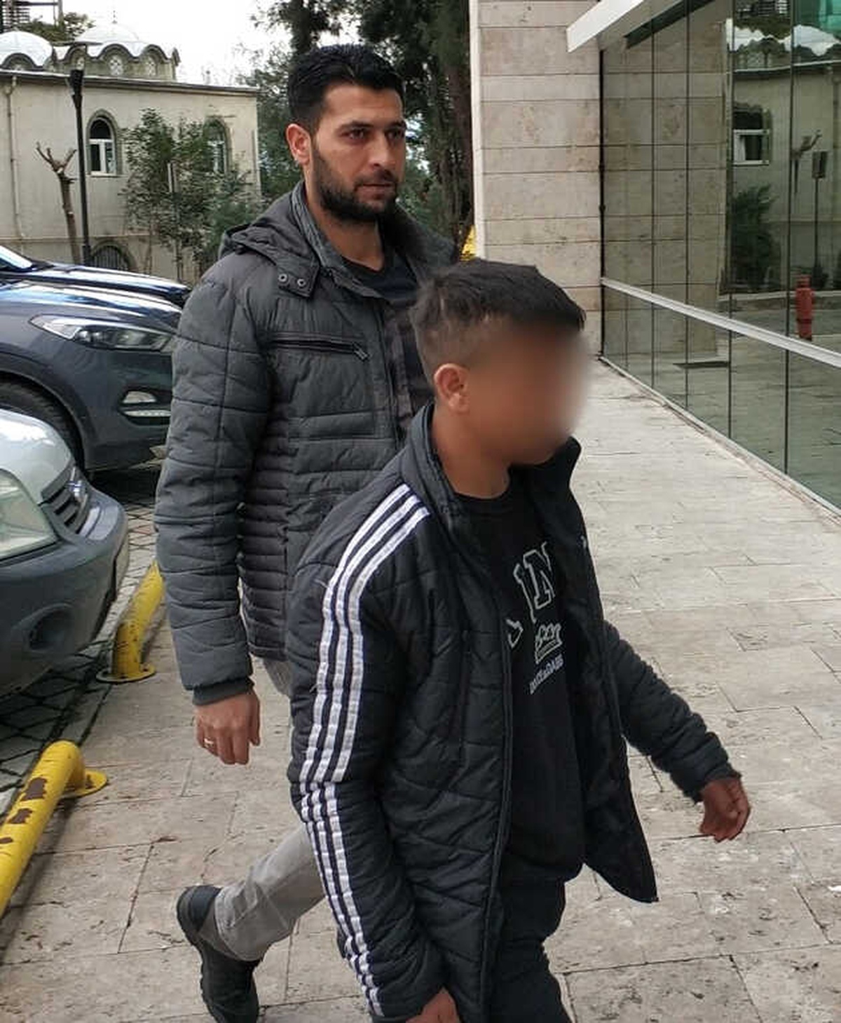 13 Yaşındaki Çocuk Tabancayla Yakalandı