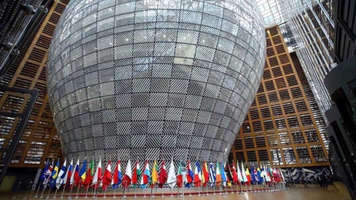 AB\'nin güçlendirilmiş Schengen sistemi yürürlüğe girdi