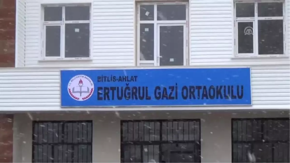 Ahlat\'ta Yapılan Yeni Okula "Ertuğrul Gazi"Nin Adı Verildi