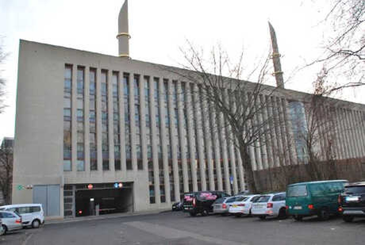 Almanya\'daki Türkler: \'Cami Vergisi\'nden Önce İslam\'ı Resmi Din Olarak Tanısınlar