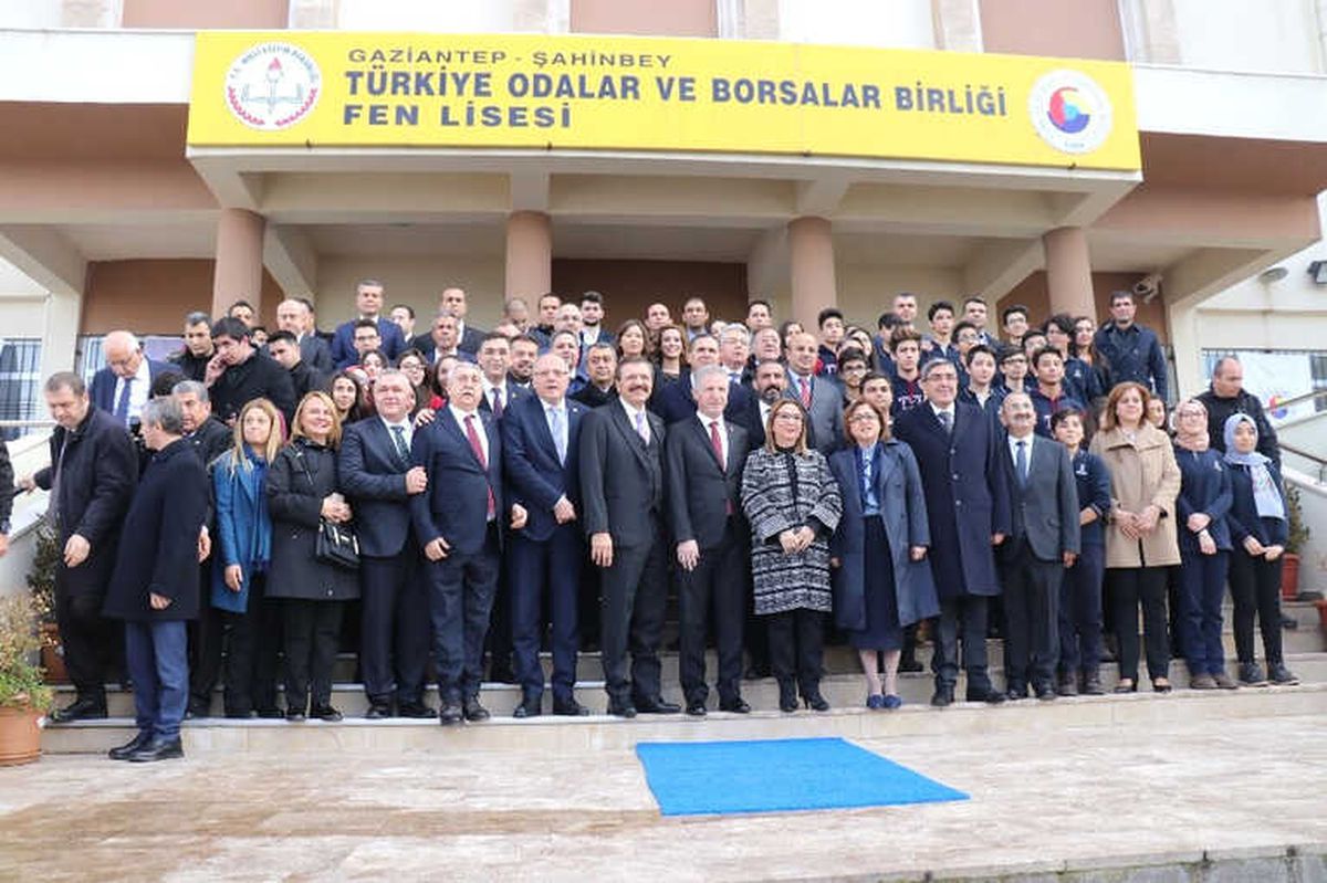 Bakan Pekcan Öğrenciler ile Buluştu