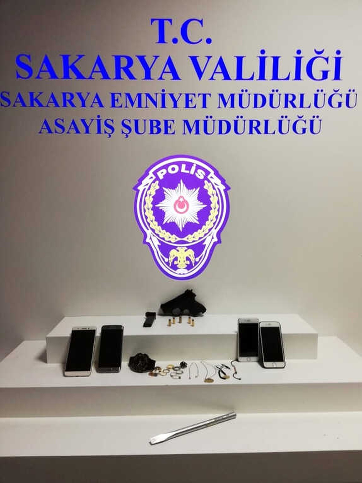 Balkondan Girerek Evleri Soyan 2 Hırsız Yakalandı