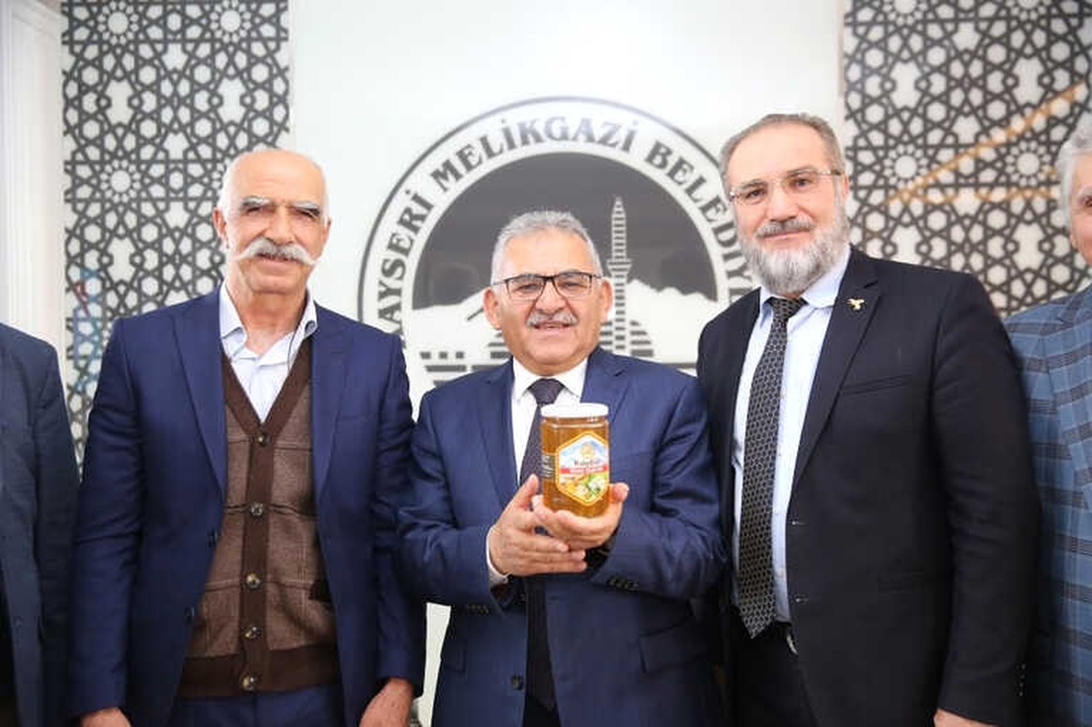 Başkan Adayı Dr.memduh Büyükkılıç "Kayseri Arı Yetiştiriciliğin ve Üretim Merkezi Olacak"