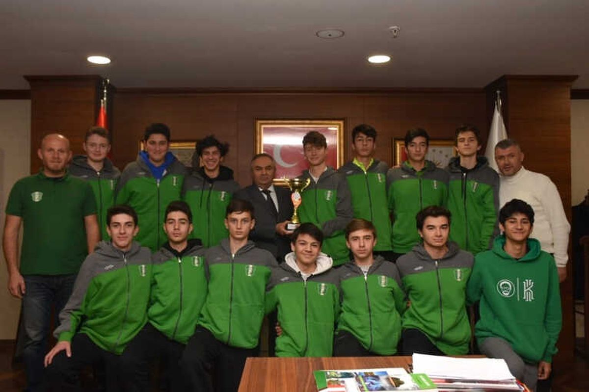 Başkan Ay Şampiyon Basketçileri Ağırladı