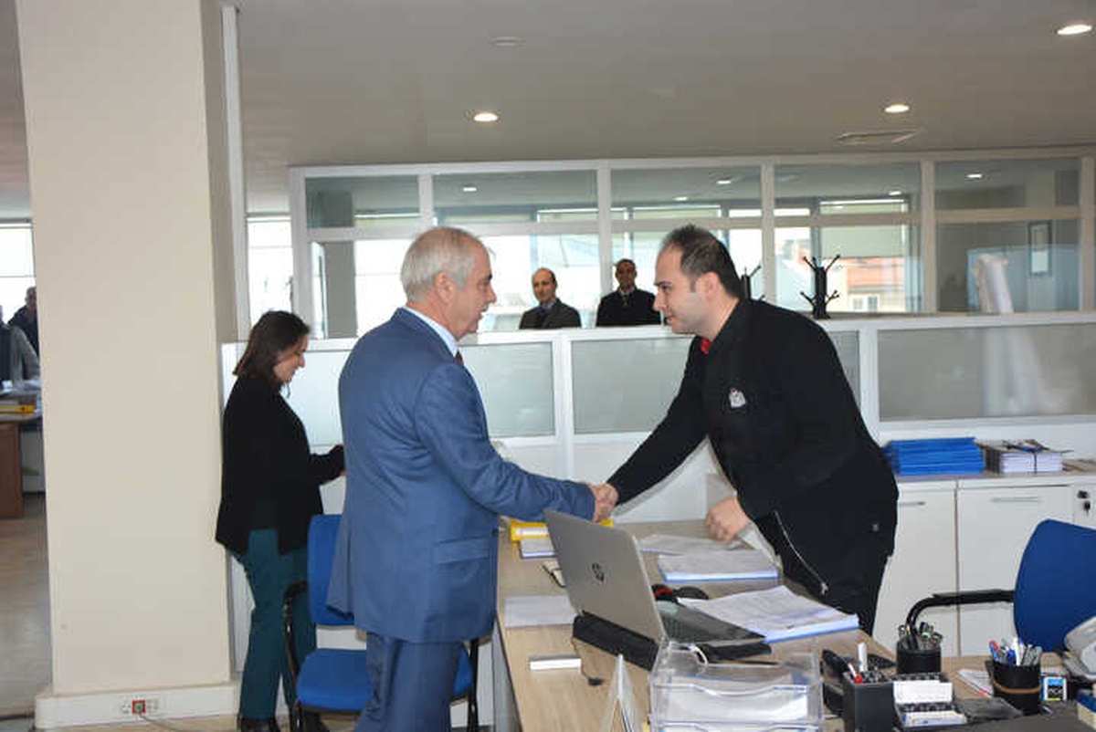 Başkan Özcan Personelin Yeni Yılını Kutladı