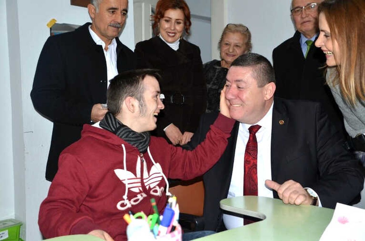 Başkan Tekin, Engellilerin Sevinçlerine Ortak Oldu