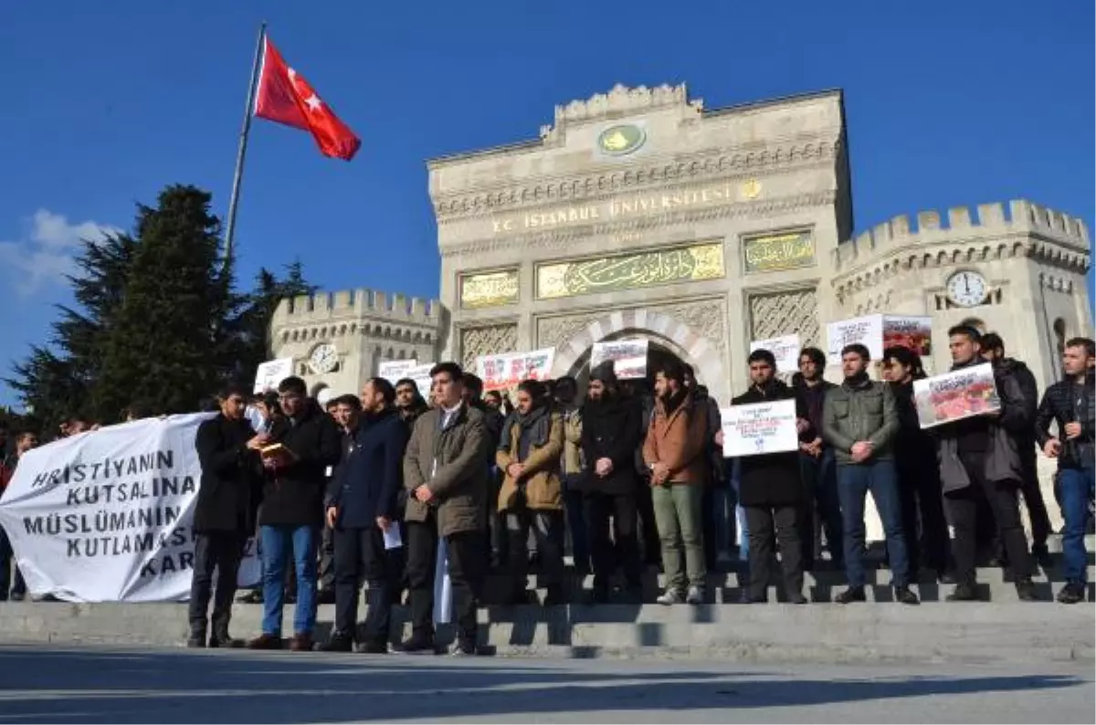 Beyazıt\'ta "Yılbaşı Kutlaması" Protestosu