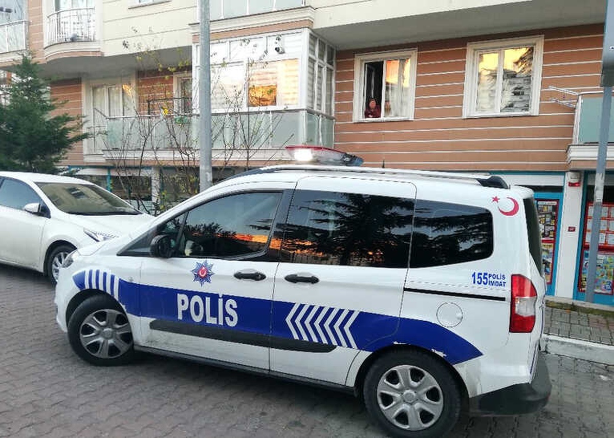 Beylikdüzü\'nde Uzun Namlulu Silahla Market Soygunu