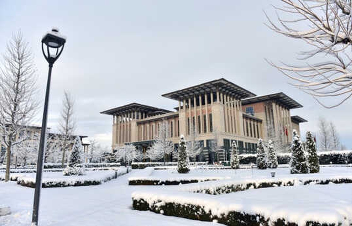 Cumhurbaşkanı Yardımcısının emeklilik aylığı kesilmeyecek