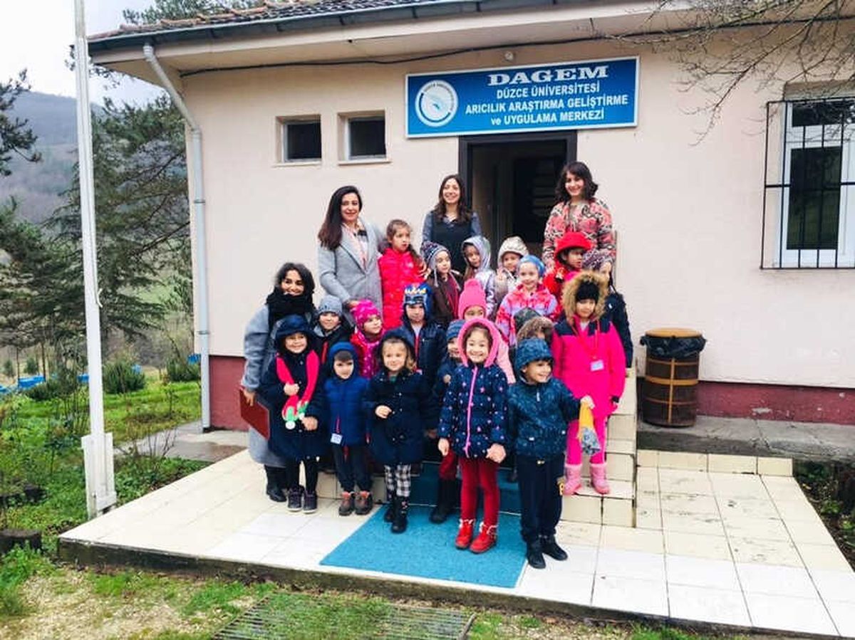 Dagem Apiturizm Faaliyetlerine Miniklerle Devam Ediyor