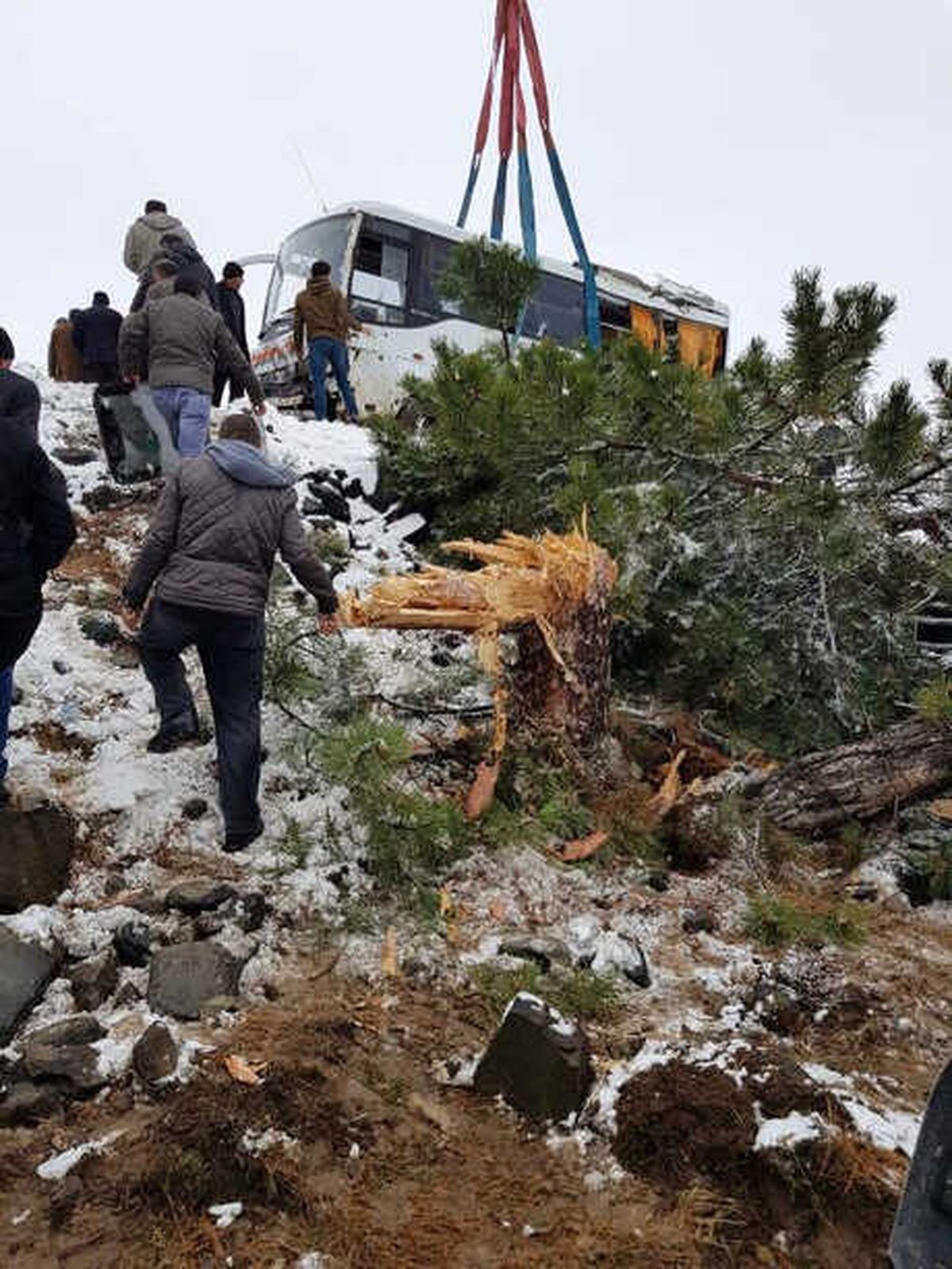 Elazığ\'da Midibüs Devrildi: 7 Yaralı