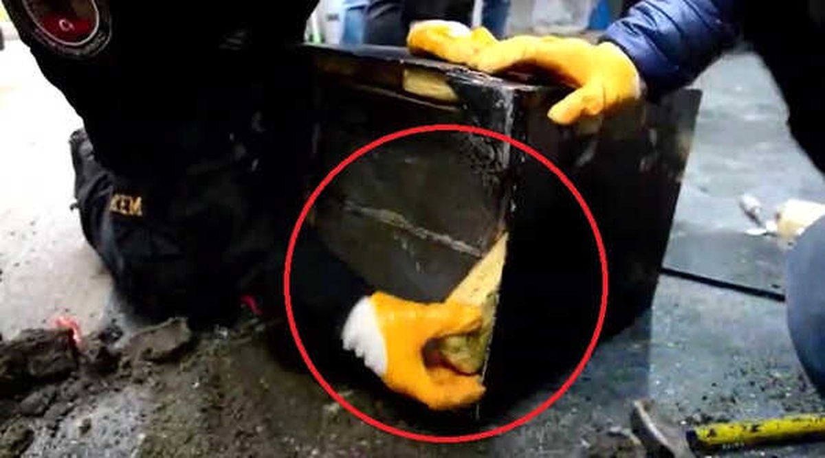 Ev Eşyası Taşıyan Kamyonetten 14 Kilo Eroin Çıktı