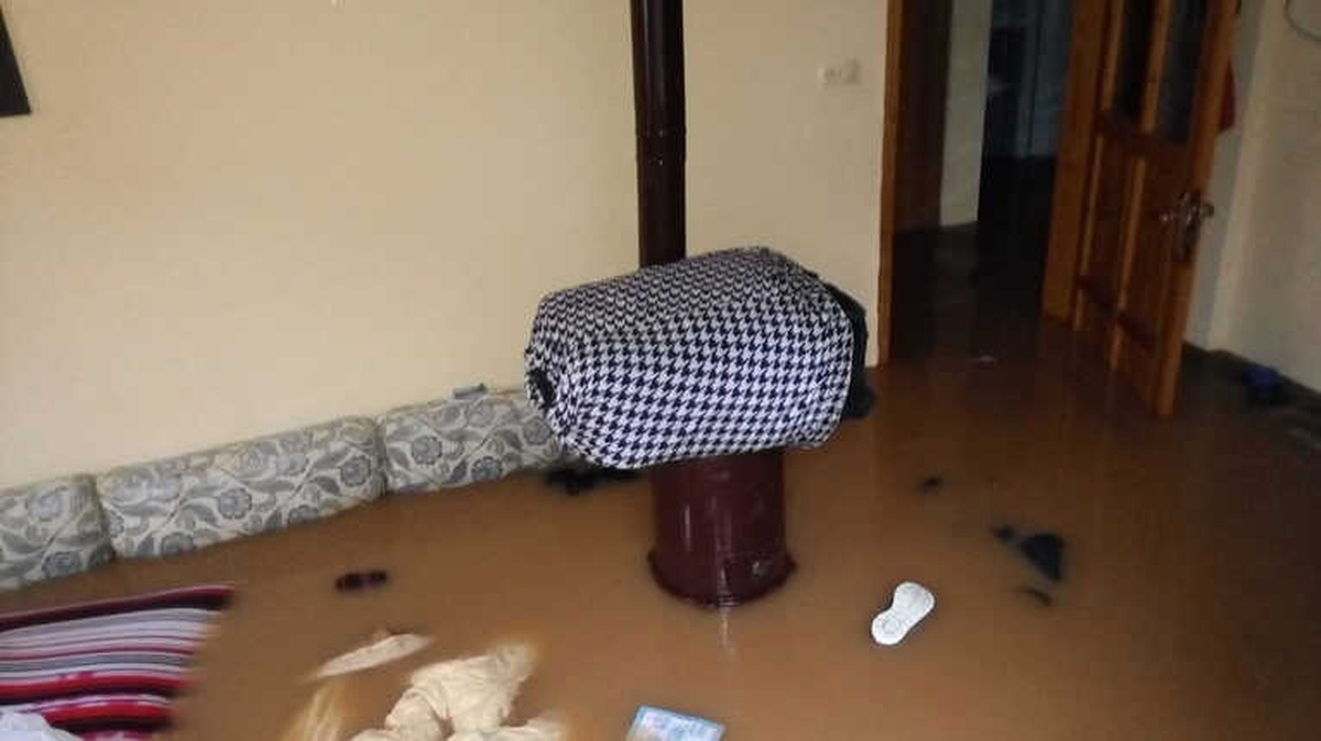 Evlerini Kanalizasyon Suyu Basan Vatandaşlar Yardım İstiyor