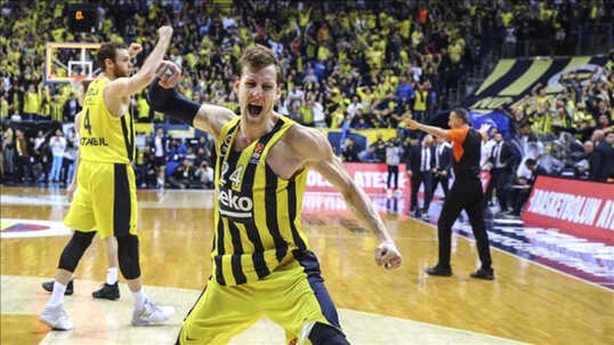 Fenerbahçe, Real Madrid\'i devirdi